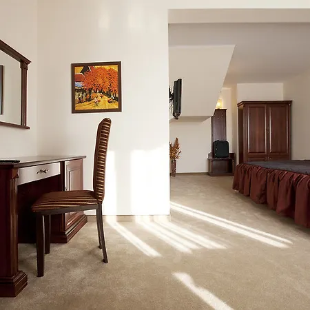 Aris Hotel
