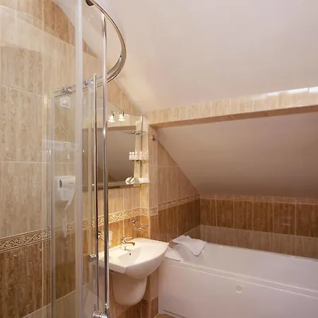 Aris Hotel