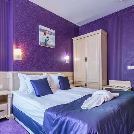 Aris Hotel 3*