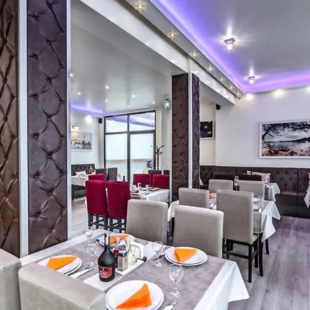 Aris Hotel 3*